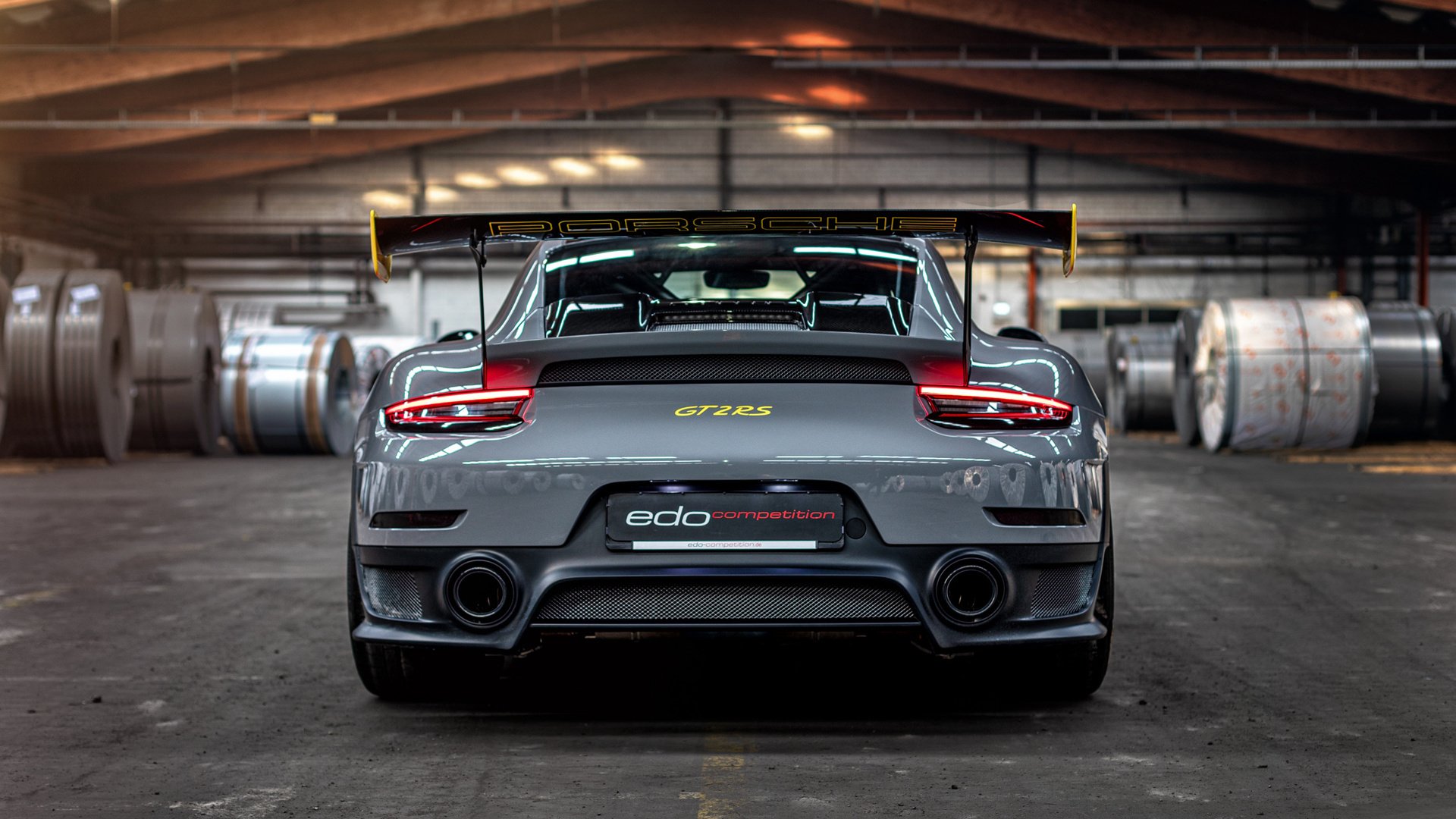 爱游戏-“足球+旅游+文化”融合新产业生态在多地落地，行业持续繁荣